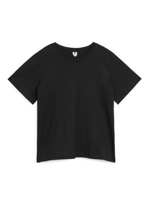 Boxy T-Shirt - Black - recommended by Alice